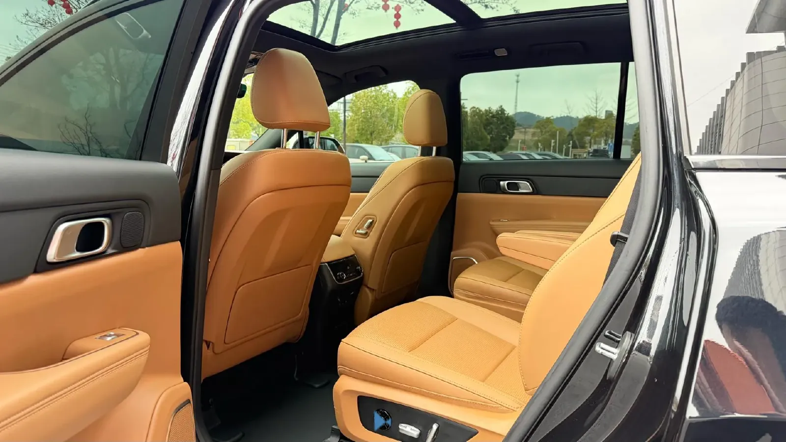 2021 Li ONE Range Extended 131HP REEV 40.5KWH,autocango,china used car exporter,china ev exporter,chinese used car exporter,chinese used ev exporter