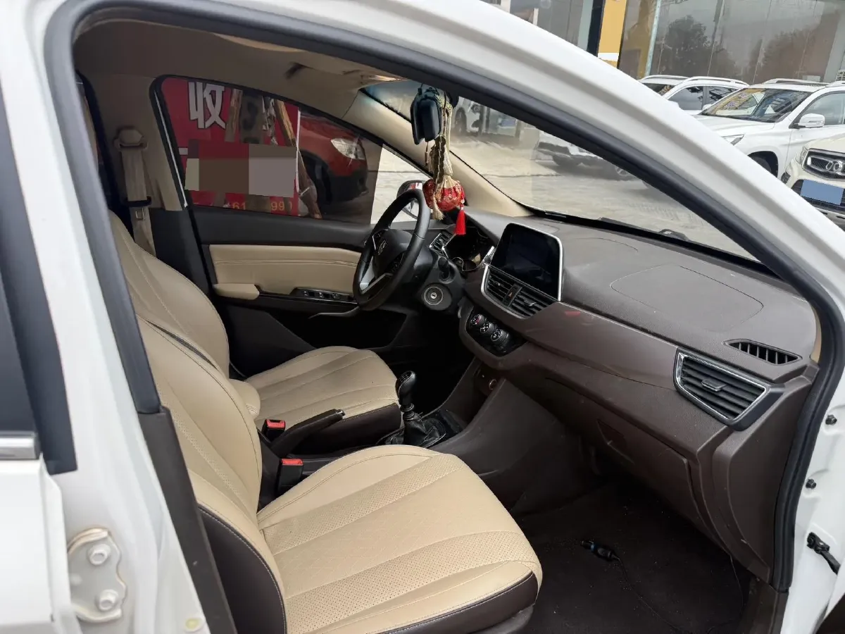 2017 BaoJun 310W 1.5L 112HP L4 6MT,autocango,china used car exporter,china ev exporter,chinese used car exporter,chinese used ev exporter