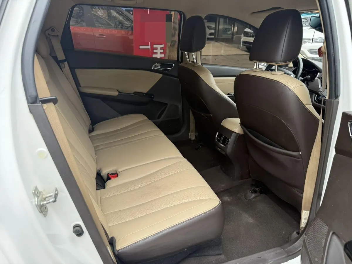 2017 BaoJun 310W 1.5L 112HP L4 6MT,autocango,china used car exporter,china ev exporter,chinese used car exporter,chinese used ev exporter