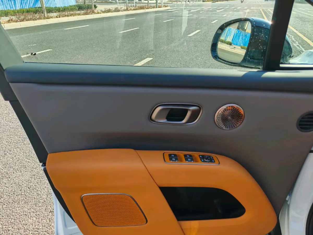 2025 Li i8 BEV,autocango,china used car exporter,china ev exporter,chinese used car exporter,chinese used ev exporter