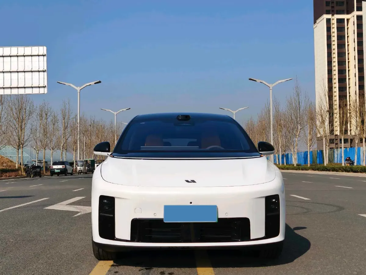 2025 Li i8 BEV,autocango,china used car exporter,china ev exporter,chinese used car exporter,chinese used ev exporter
