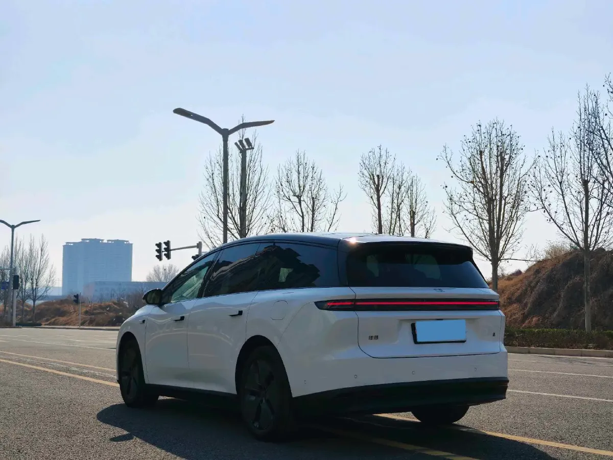 2025 Li i8 BEV,autocango,china used car exporter,china ev exporter,chinese used car exporter,chinese used ev exporter