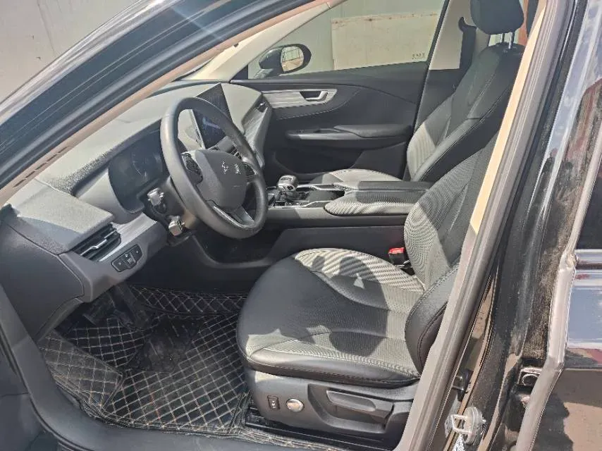 2024 HongQi E-QM5 BEV 72KWH,autocango,china used car exporter,china ev exporter,chinese used car exporter,chinese used ev exporter