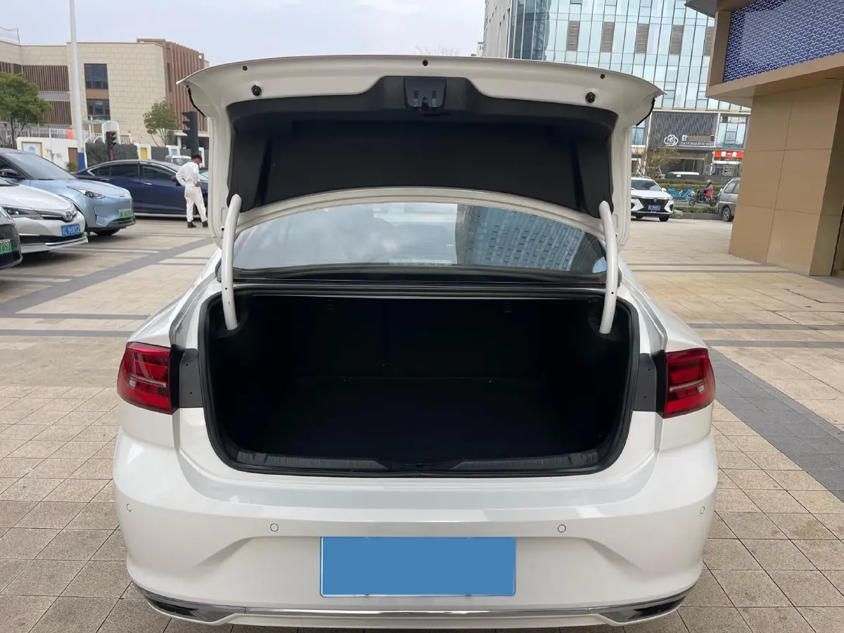 2021 Volkswagen Lamando 1.4T 150HP L4 7DCT,autocango,china used car exporter,china ev exporter,chinese used car exporter,chinese used ev exporter