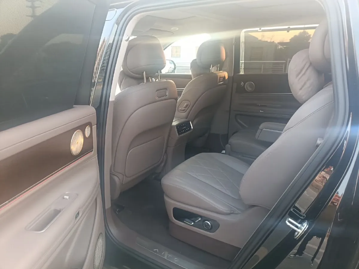 2024 AITO AITO M9 1.5T 152HP L4 REEV 42KWH,autocango,china used car exporter,china ev exporter,chinese used car exporter,chinese used ev exporter