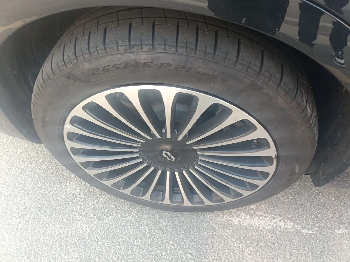 2024 AITO AITO M9 1.5T 152HP L4 REEV 42KWH,autocango,china used car exporter,china ev exporter,chinese used car exporter,chinese used ev exporter