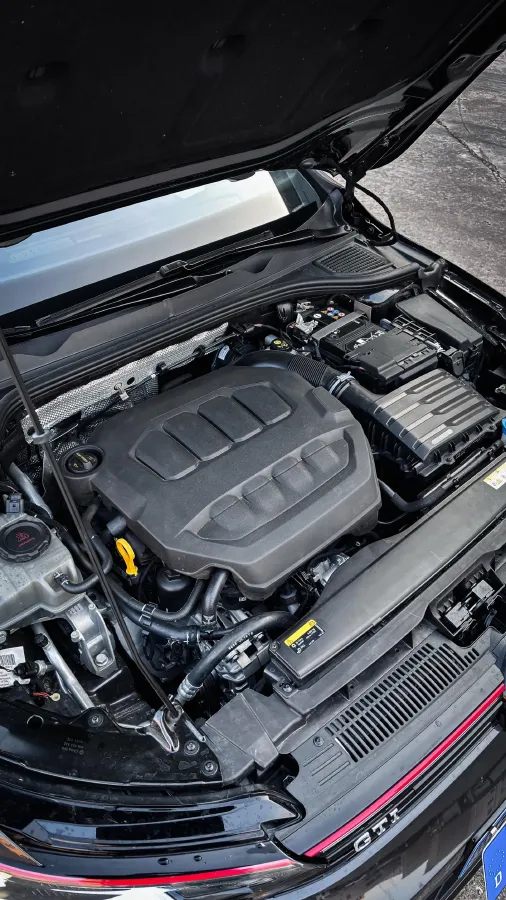 2025 Volkswagen GolfGTI 2.0T 220HP L4 7DCT,autocango,china used car exporter,china ev exporter,chinese used car exporter,chinese used ev exporter