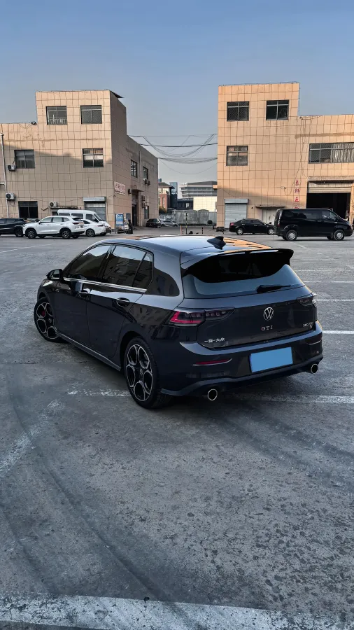2025 Volkswagen GolfGTI 2.0T 220HP L4 7DCT,autocango,china used car exporter,china ev exporter,chinese used car exporter,chinese used ev exporter