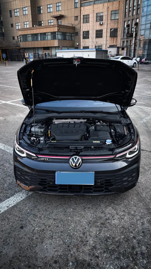 2025 Volkswagen GolfGTI 2.0T 220HP L4 7DCT,autocango,china used car exporter,china ev exporter,chinese used car exporter,chinese used ev exporter
