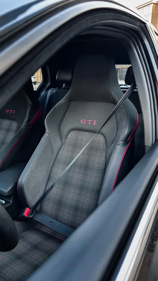 2025 Volkswagen GolfGTI 2.0T 220HP L4 7DCT,autocango,china used car exporter,china ev exporter,chinese used car exporter,chinese used ev exporter