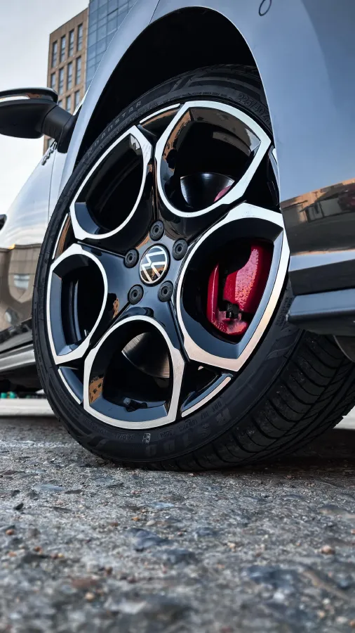 2025 Volkswagen GolfGTI 2.0T 220HP L4 7DCT,autocango,china used car exporter,china ev exporter,chinese used car exporter,chinese used ev exporter