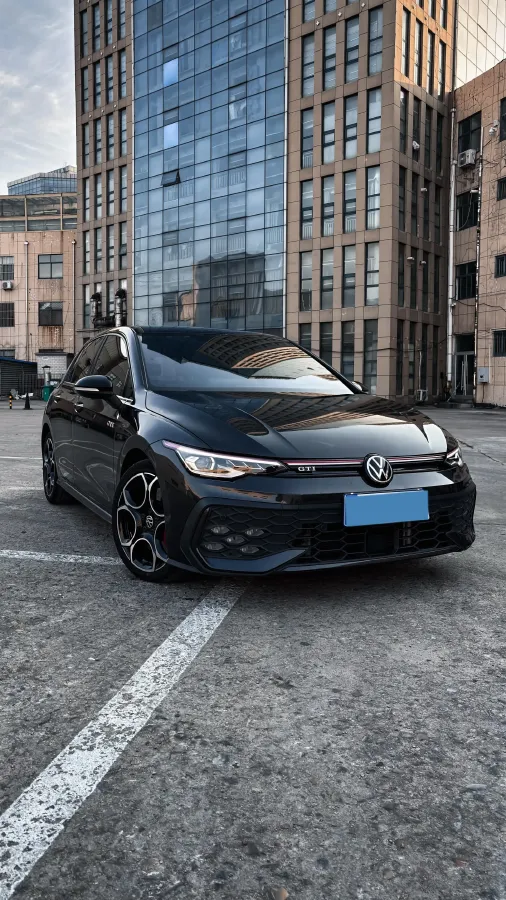 2025 Volkswagen GolfGTI 2.0T 220HP L4 7DCT,autocango,china used car exporter,china ev exporter,chinese used car exporter,chinese used ev exporter