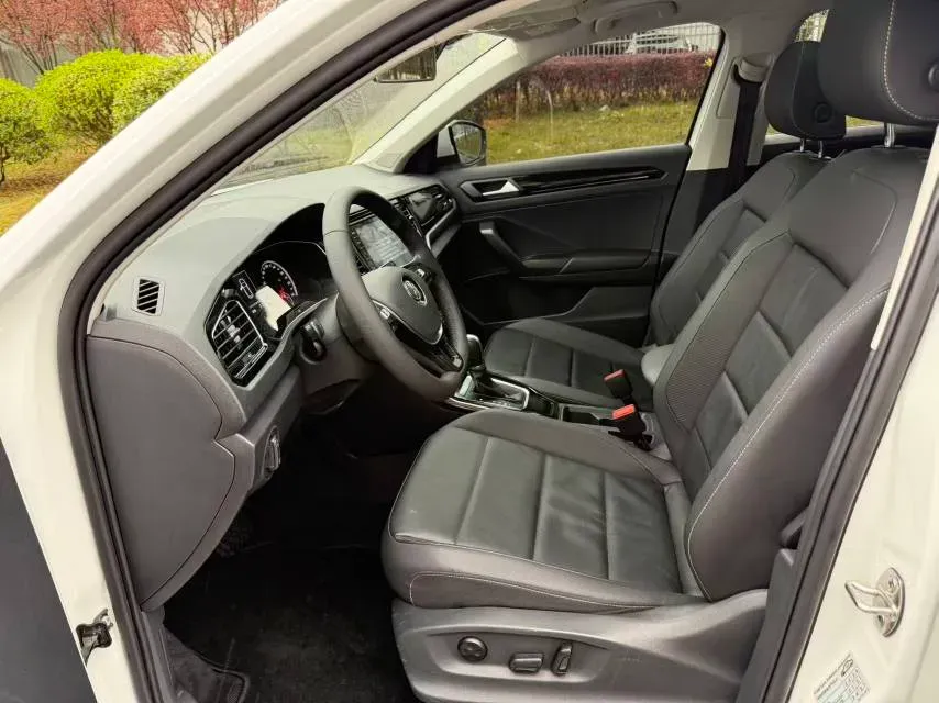 2018 Borgward BX7 2.0T 224HP L4 6AT,autocango,china used car exporter,china ev exporter,chinese used car exporter,chinese used ev exporter