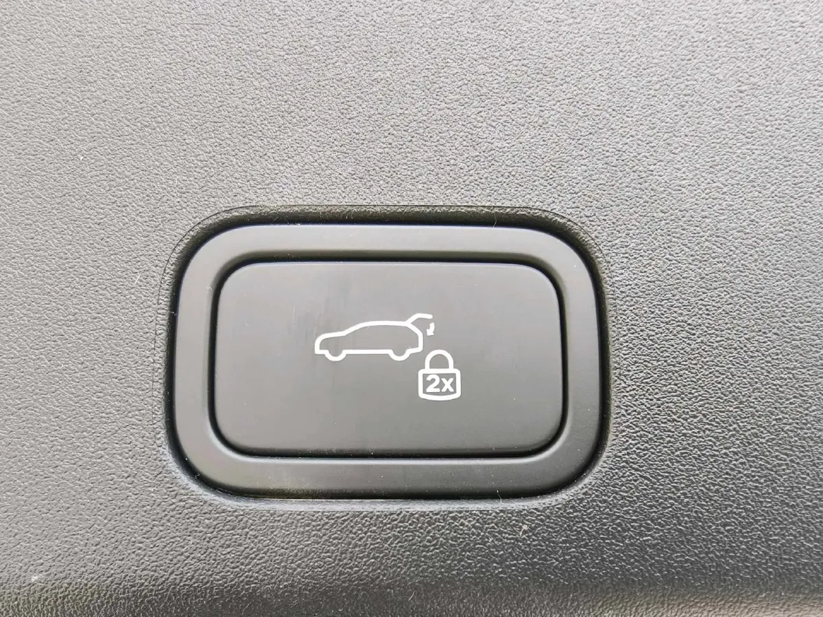 2025 Li i6 BEV,autocango,china used car exporter,china ev exporter,chinese used car exporter,chinese used ev exporter