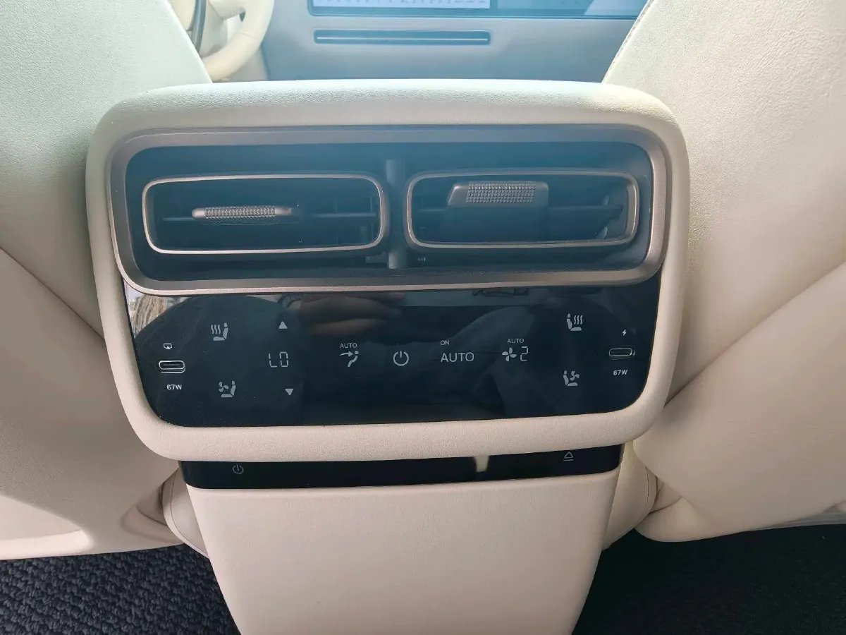 2025 Li i6 BEV,autocango,china used car exporter,china ev exporter,chinese used car exporter,chinese used ev exporter