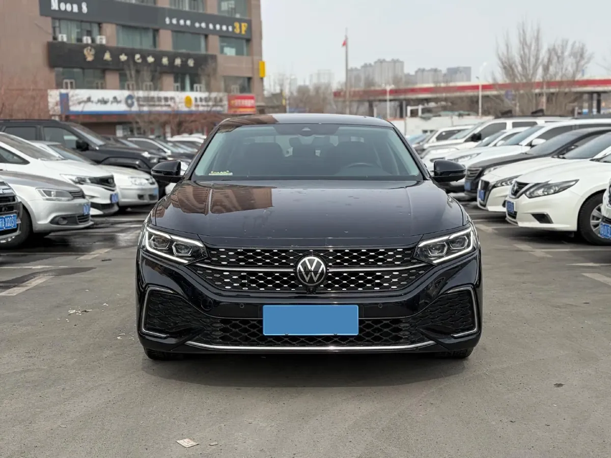 2023 Volkswagen Passat 2.0T 186HP L4 7DCT,autocango,china used car exporter,china ev exporter,chinese used car exporter,chinese used ev exporter