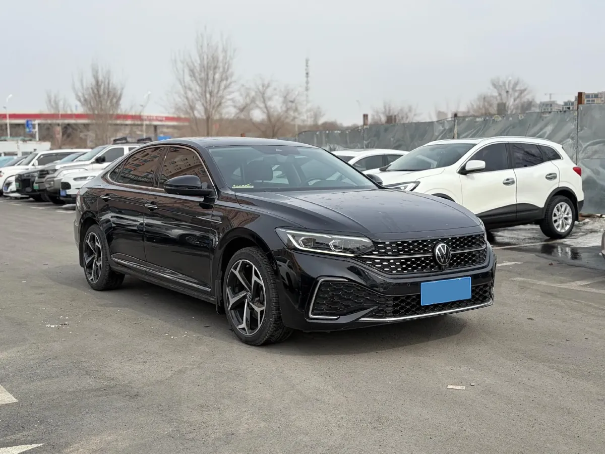 2023 Volkswagen Passat 2.0T 186HP L4 7DCT,autocango,china used car exporter,china ev exporter,chinese used car exporter,chinese used ev exporter