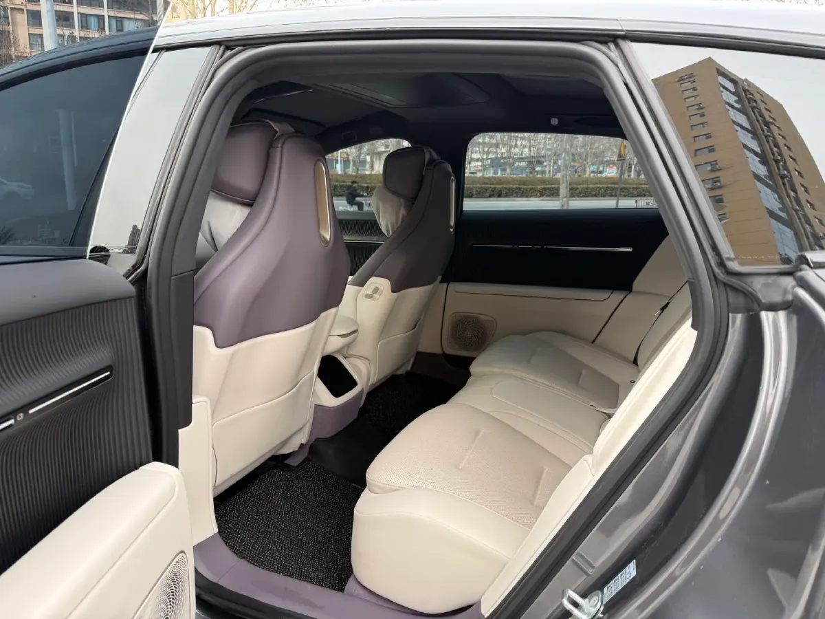 2025 Avatr 12 1.5T 156HP L4 REEV,autocango,china used car exporter,china ev exporter,chinese used car exporter,chinese used ev exporter