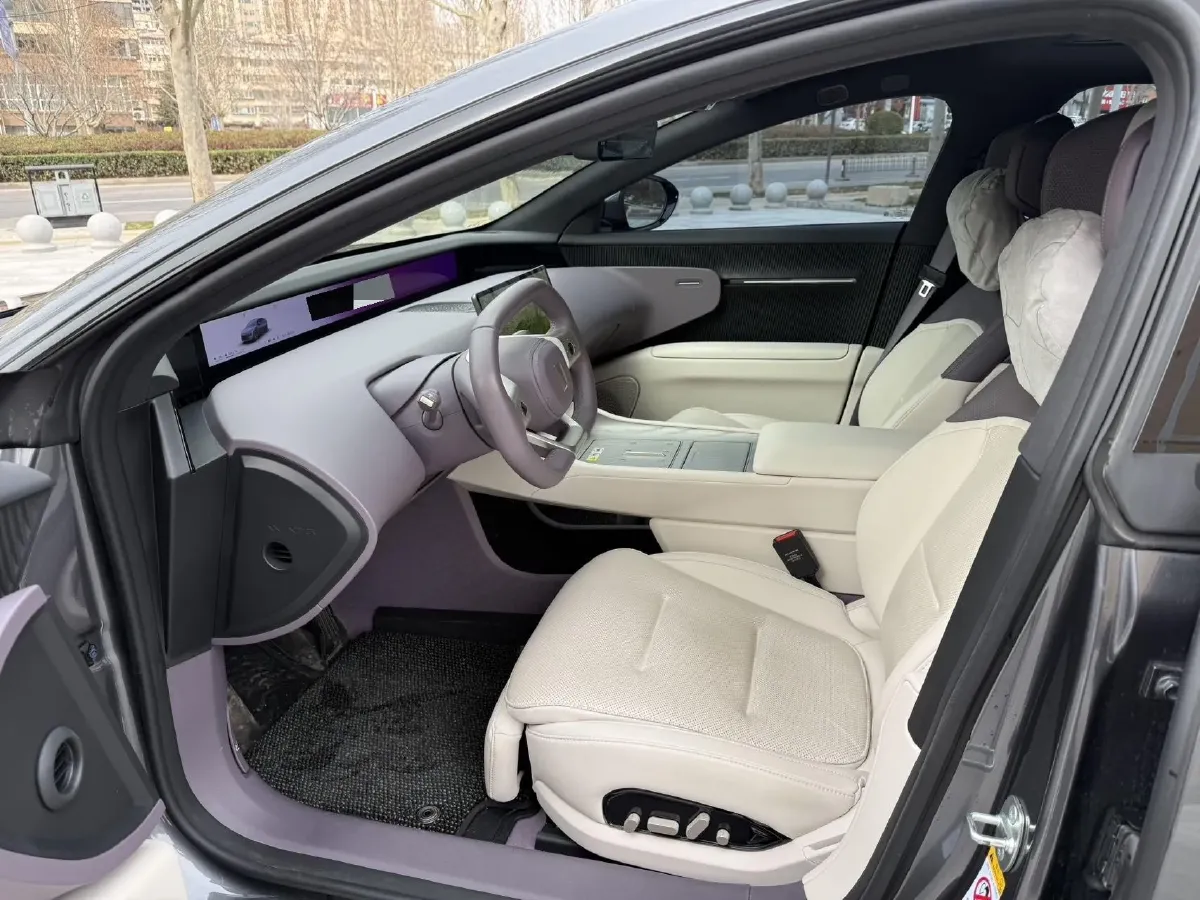 2025 Avatr 12 1.5T 156HP L4 REEV,autocango,china used car exporter,china ev exporter,chinese used car exporter,chinese used ev exporter