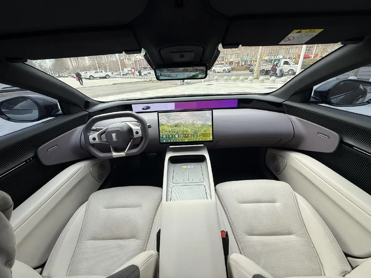 2025 Avatr 12 1.5T 156HP L4 REEV,autocango,china used car exporter,china ev exporter,chinese used car exporter,chinese used ev exporter