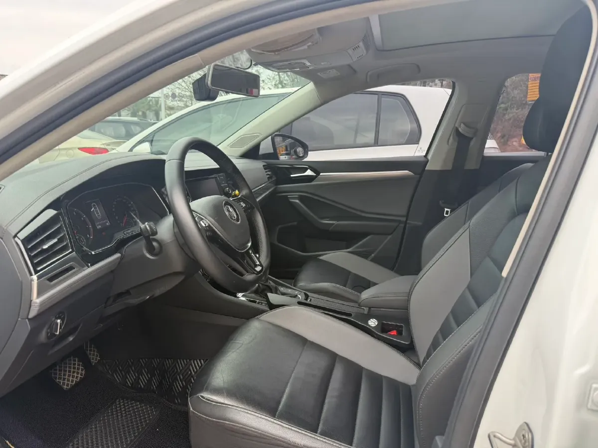 2019 Jeep Renegade 1.3T 173HP L4 7DCT,autocango,china used car exporter,china ev exporter,chinese used car exporter,chinese used ev exporter