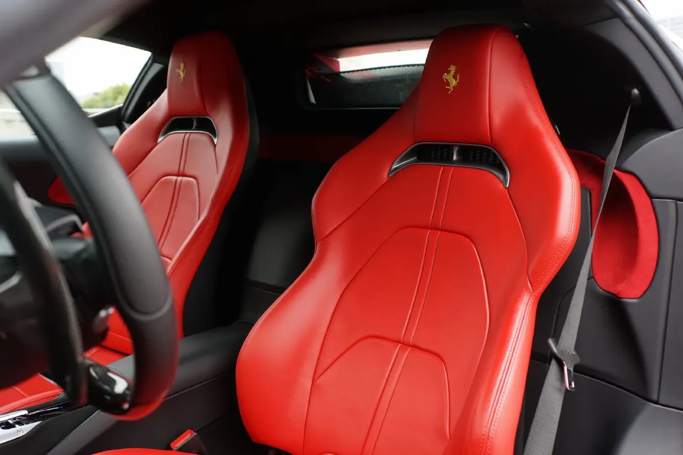 2020 Ferrari SF90 3.9T 781HP V8 8DCT PHEV 7.9KWH,autocango,china used car exporter,china ev exporter,chinese used car exporter,chinese used ev exporter