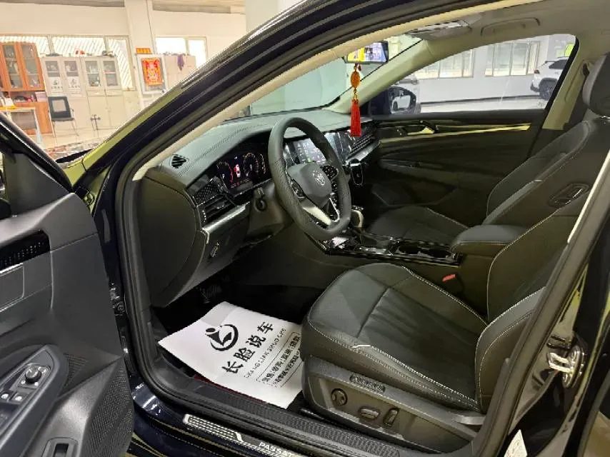 2024 Volkswagen Passat 2.0T 220HP L4 7DCT,autocango,china used car exporter,china ev exporter,chinese used car exporter,chinese used ev exporter