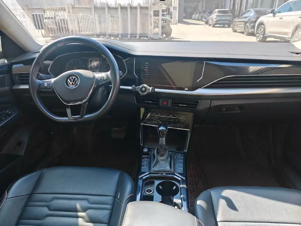 2021 Volkswagen Passat 2.0T 186HP L4 7DCT,autocango,china used car exporter,china ev exporter,chinese used car exporter,chinese used ev exporter