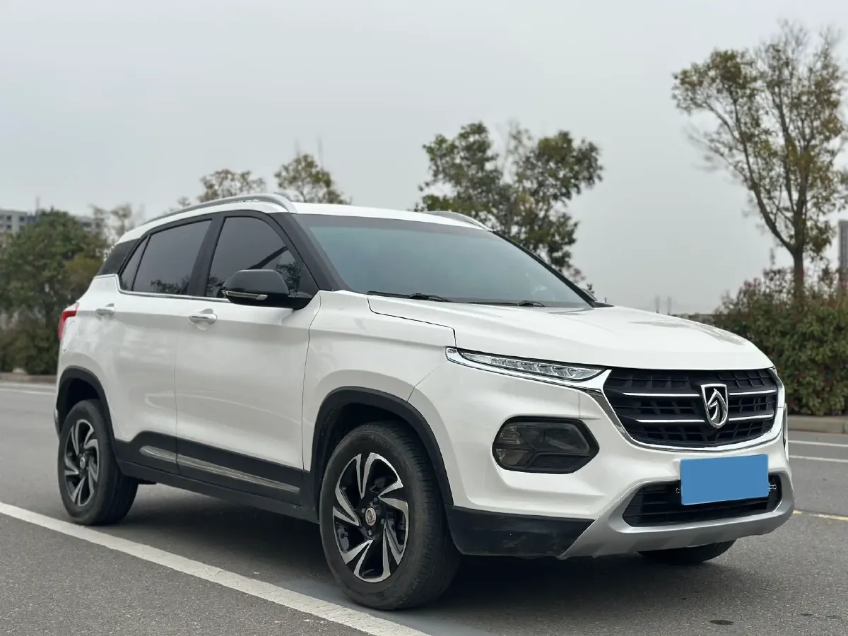 2017 HaiMa S5 Young Edition 1.6L 122HP L4 5MT,autocango,china used car exporter,china ev exporter,chinese used car exporter,chinese used ev exporter