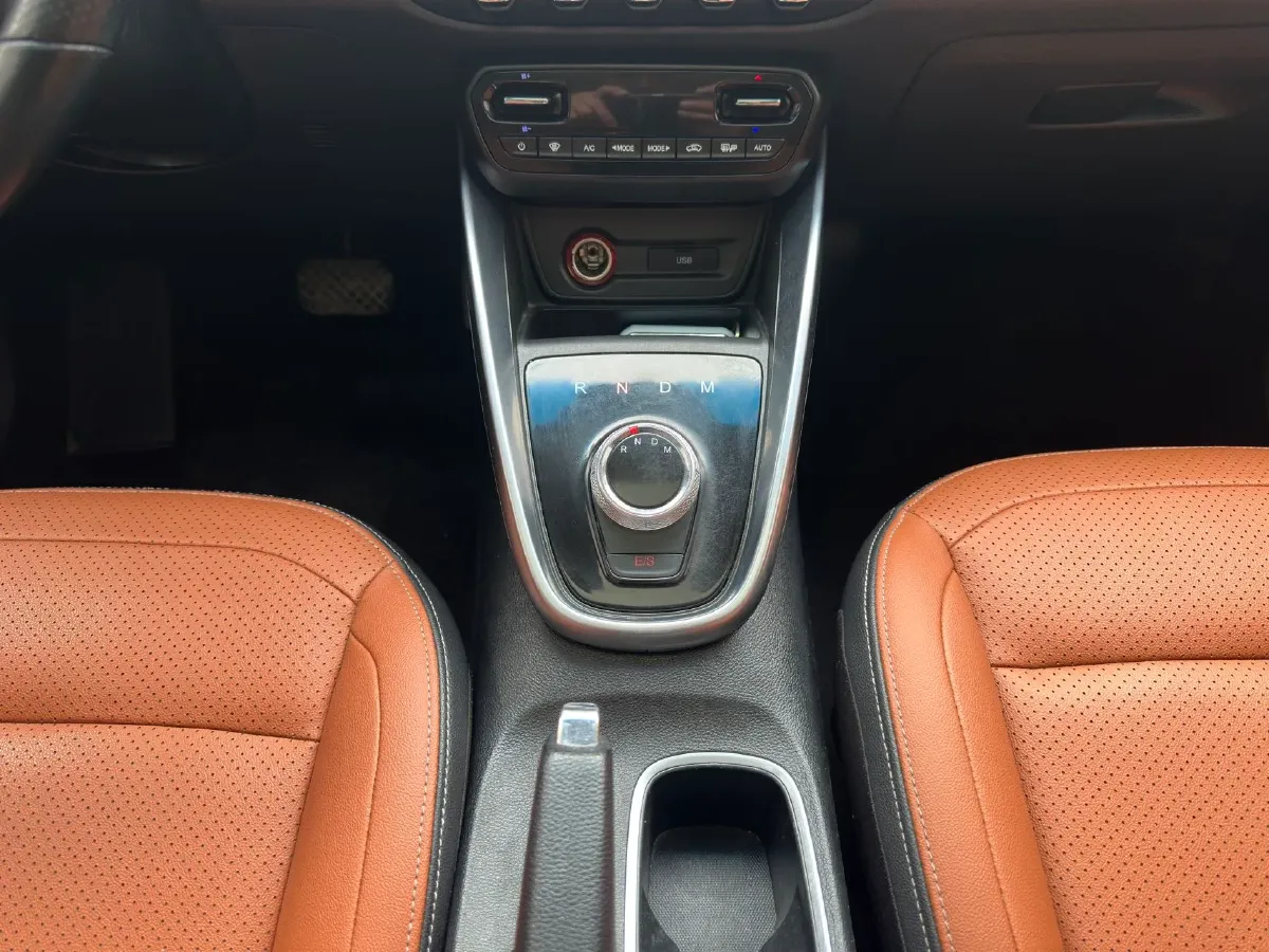 2017 HaiMa S5 Young Edition 1.6L 122HP L4 5MT,autocango,china used car exporter,china ev exporter,chinese used car exporter,chinese used ev exporter