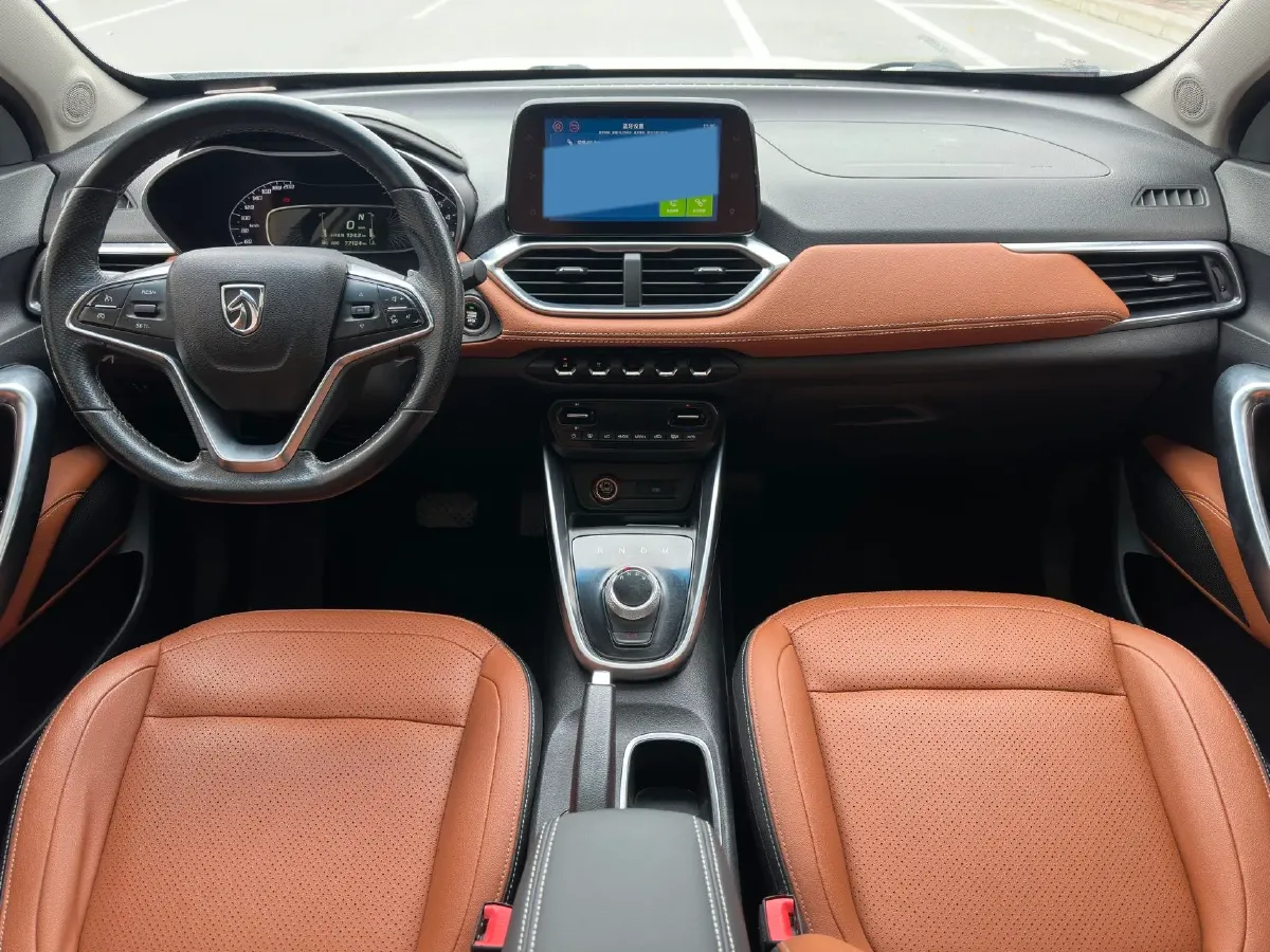 2017 HaiMa S5 Young Edition 1.6L 122HP L4 5MT,autocango,china used car exporter,china ev exporter,chinese used car exporter,chinese used ev exporter