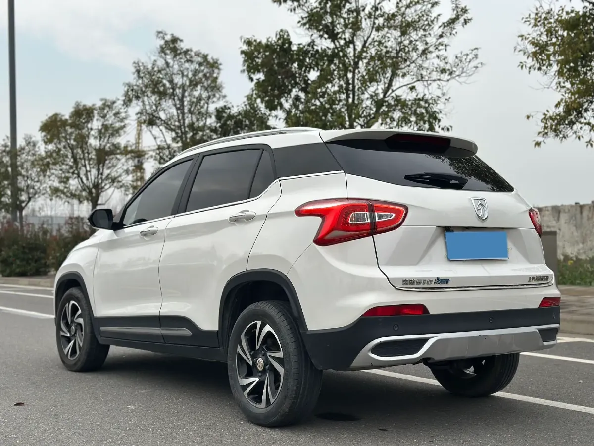 2017 HaiMa S5 Young Edition 1.6L 122HP L4 5MT,autocango,china used car exporter,china ev exporter,chinese used car exporter,chinese used ev exporter