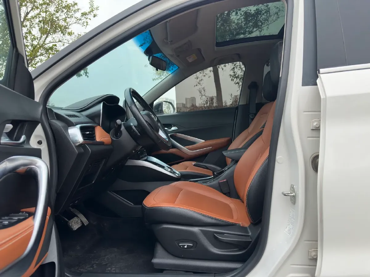 2017 HaiMa S5 Young Edition 1.6L 122HP L4 5MT,autocango,china used car exporter,china ev exporter,chinese used car exporter,chinese used ev exporter