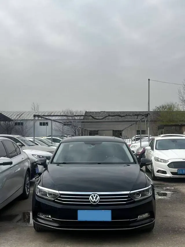2018 Volkswagen Magotan 2.0T 220HP L4 7DCT,autocango,china used car exporter,china ev exporter,chinese used car exporter,chinese used ev exporter