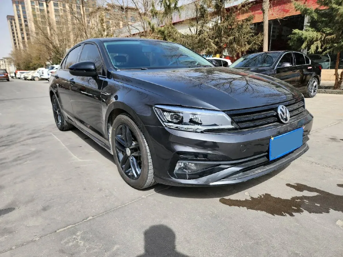 2021 Volkswagen T-Roc 1.4T 150HP L4 7DCT,autocango,china used car exporter,china ev exporter,chinese used car exporter,chinese used ev exporter