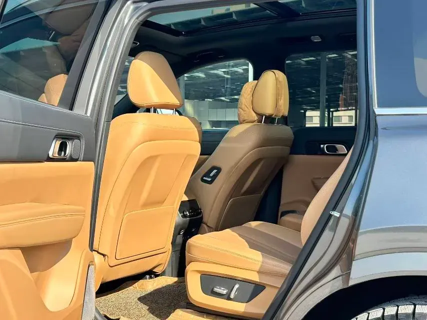 2020 Li ONE Range Extended 131HP REEV 40.5KWH,autocango,china used car exporter,china ev exporter,chinese used car exporter,chinese used ev exporter