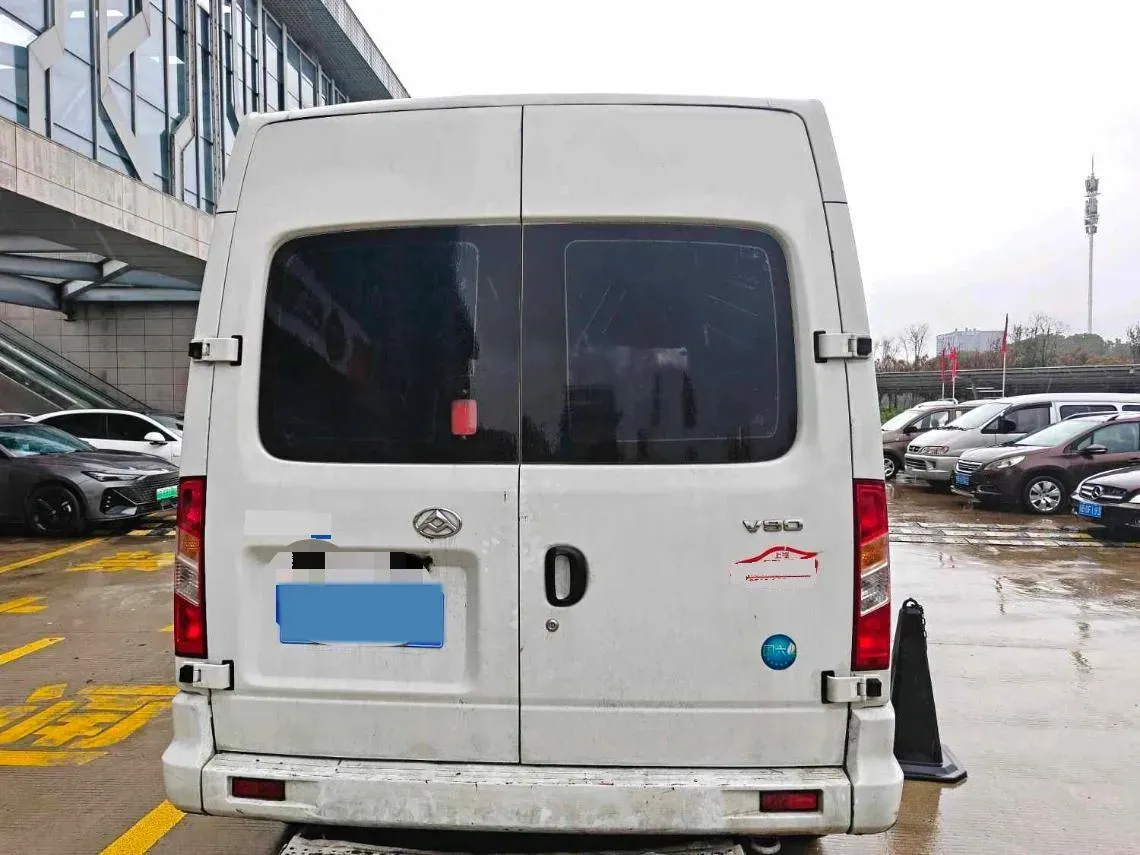 2021 MAXUS XinTu V80 2.0T 127HP L4 6MT,autocango,china used car exporter,china ev exporter,chinese used car exporter,chinese used ev exporter