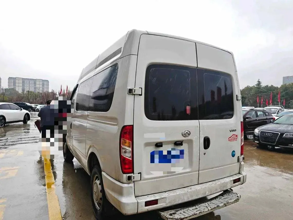 2021 MAXUS XinTu V80 2.0T 127HP L4 6MT,autocango,china used car exporter,china ev exporter,chinese used car exporter,chinese used ev exporter