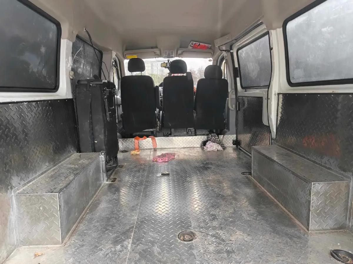 2021 MAXUS XinTu V80 2.0T 127HP L4 6MT,autocango,china used car exporter,china ev exporter,chinese used car exporter,chinese used ev exporter