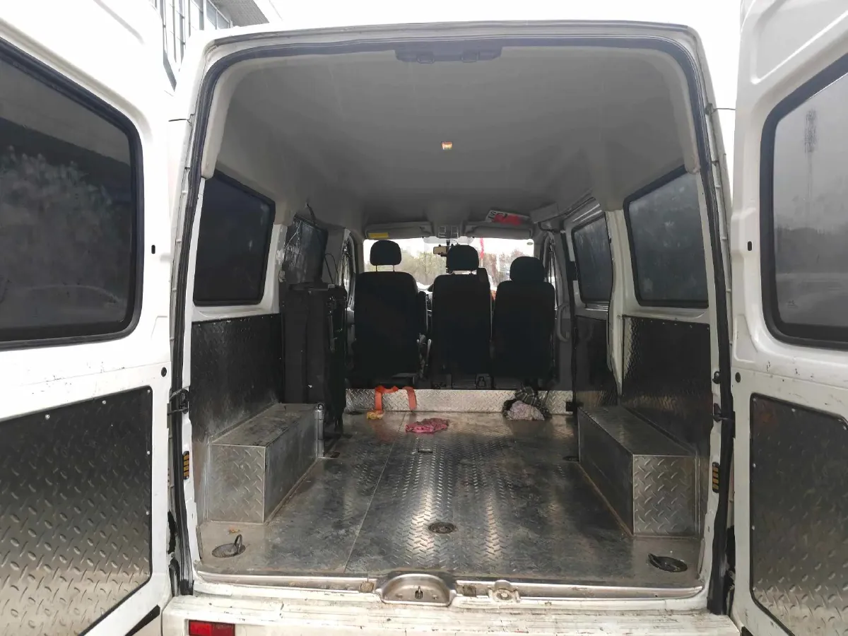 2021 MAXUS XinTu V80 2.0T 127HP L4 6MT,autocango,china used car exporter,china ev exporter,chinese used car exporter,chinese used ev exporter