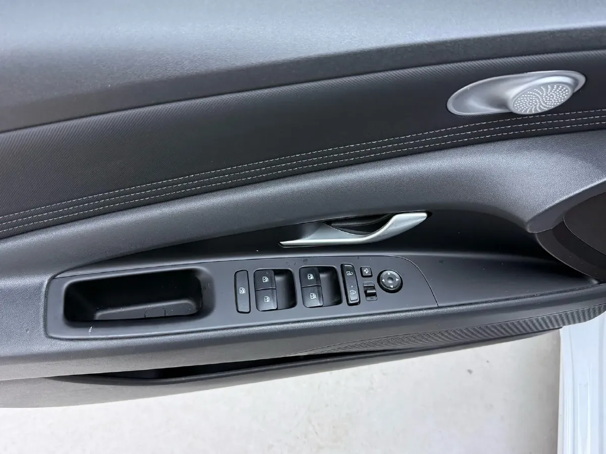 2021 Hyundai Elantra 1.5L 115HP L4 CVT,autocango,china used car exporter,china ev exporter,chinese used car exporter,chinese used ev exporter