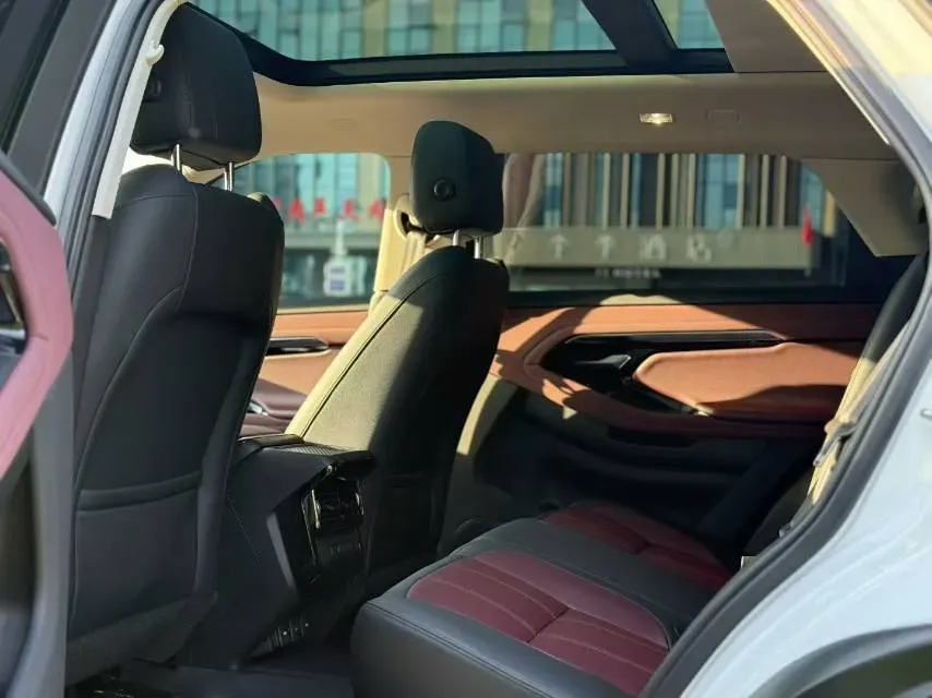 2023 Land Rover Range Rover Evoque 1.5T 200HP L3 8AT PHEV 15.5KWH,autocango,china used car exporter,china ev exporter,chinese used car exporter,chinese used ev exporter