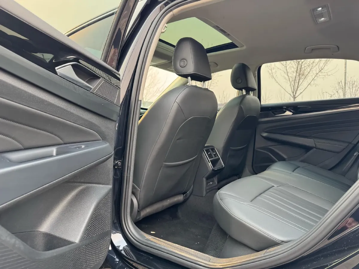 2023 Volkswagen Passat 1.4T 150HP L4 7DCT,autocango,china used car exporter,china ev exporter,chinese used car exporter,chinese used ev exporter