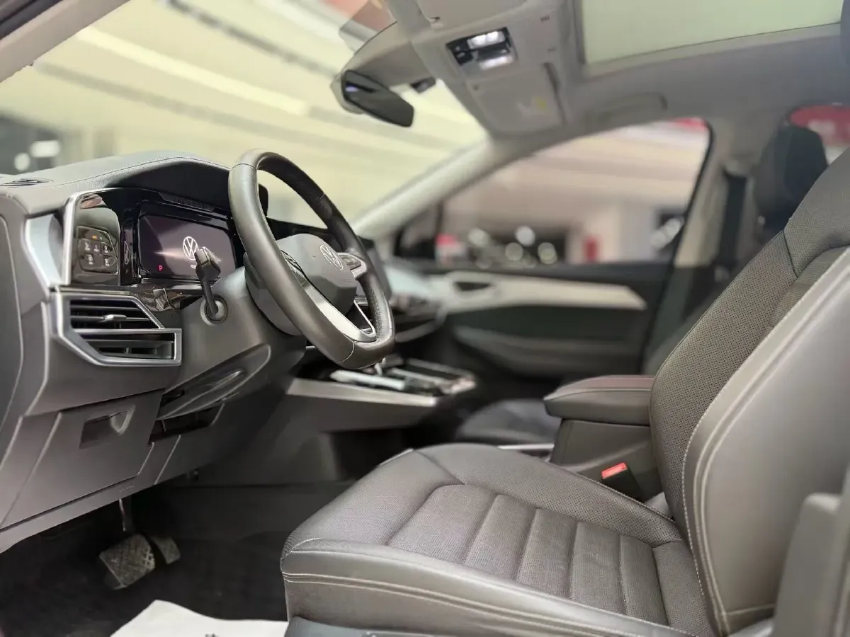 2021 Volkswagen Talagon 2.0T 220HP L4 7DCT,autocango,china used car exporter,china ev exporter,chinese used car exporter,chinese used ev exporter