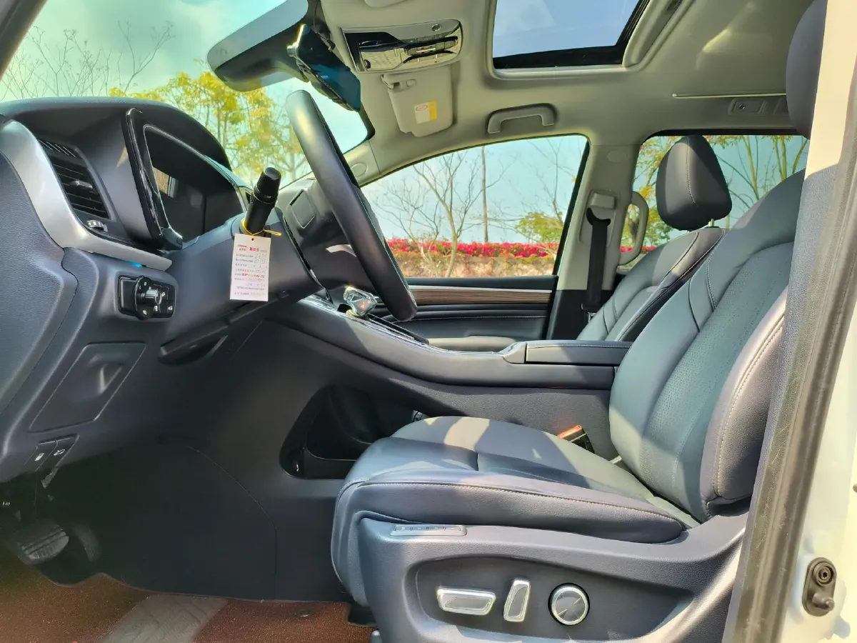 2021 GAC Trumpchi M8 2.0T 252HP L4 8AT,autocango,china used car exporter,china ev exporter,chinese used car exporter,chinese used ev exporter