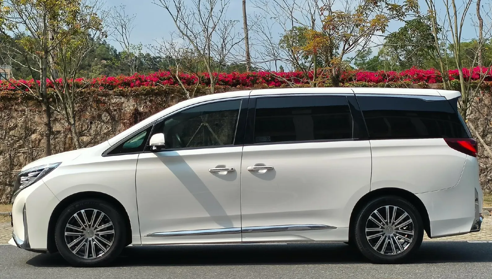 2021 GAC Trumpchi M8 2.0T 252HP L4 8AT,autocango,china used car exporter,china ev exporter,chinese used car exporter,chinese used ev exporter