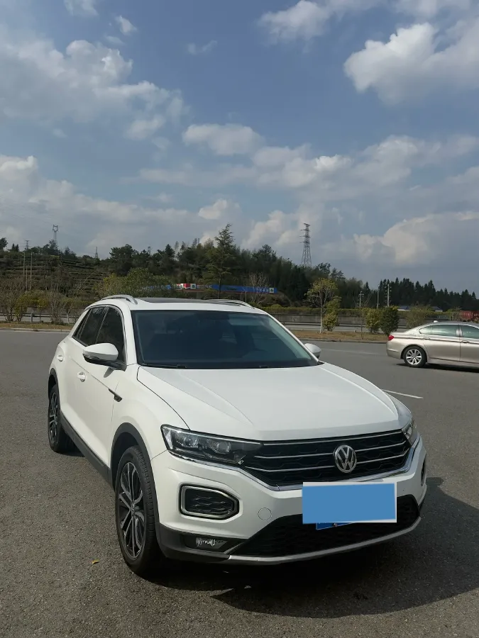 2020 Volkswagen T-Roc 1.4T 150HP L4 7DCT,autocango,china used car exporter,china ev exporter,chinese used car exporter,chinese used ev exporter