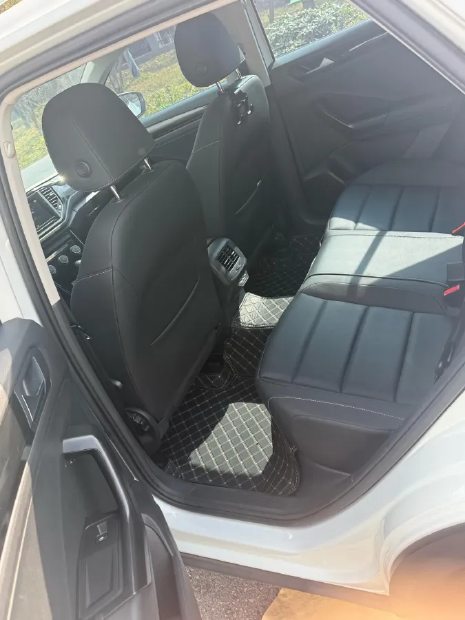 2020 Volkswagen T-Roc 1.4T 150HP L4 7DCT,autocango,china used car exporter,china ev exporter,chinese used car exporter,chinese used ev exporter