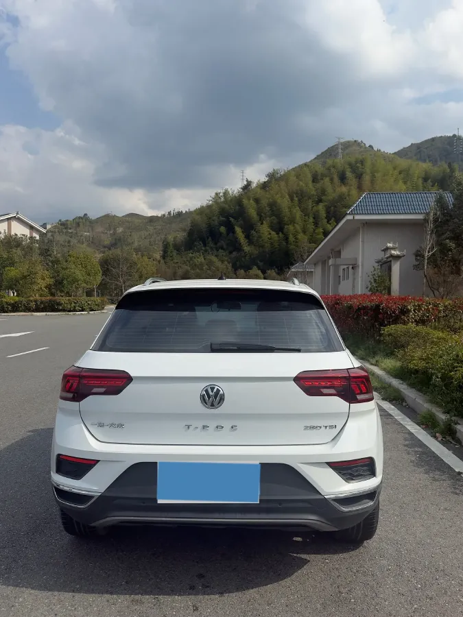 2020 Volkswagen T-Roc 1.4T 150HP L4 7DCT,autocango,china used car exporter,china ev exporter,chinese used car exporter,chinese used ev exporter