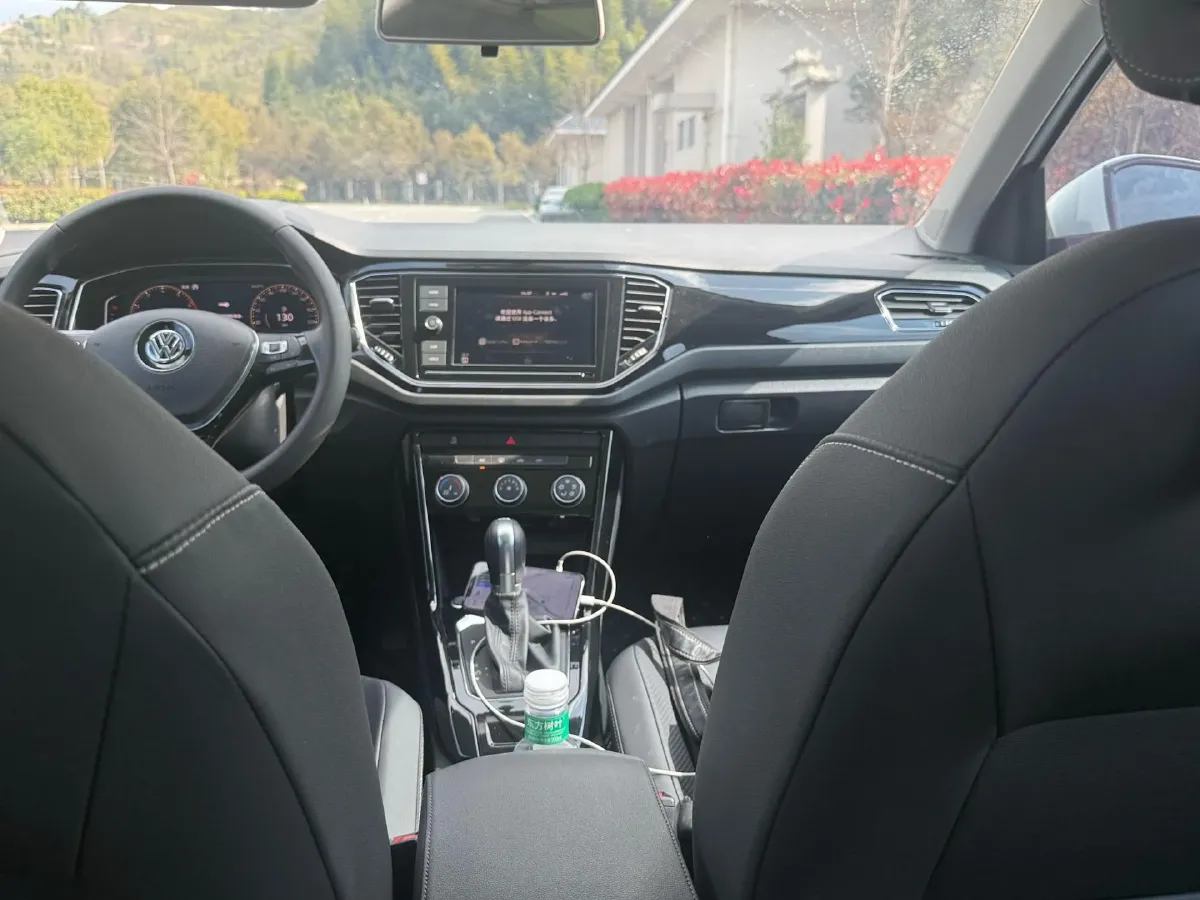 2020 Volkswagen T-Roc 1.4T 150HP L4 7DCT,autocango,china used car exporter,china ev exporter,chinese used car exporter,chinese used ev exporter